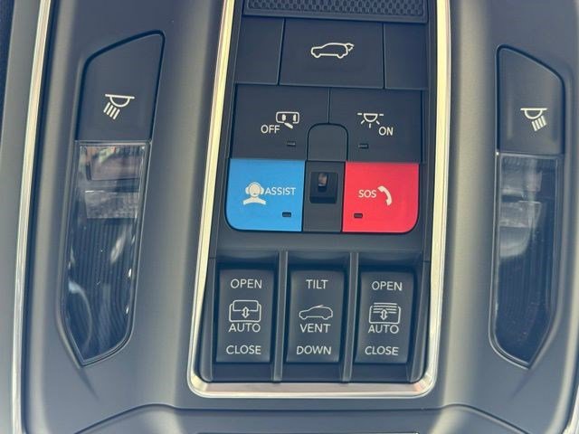 New 2026 Jeep Grand Cherokee Limited w/ Luxury Tech Group II AWD/4WD image 28