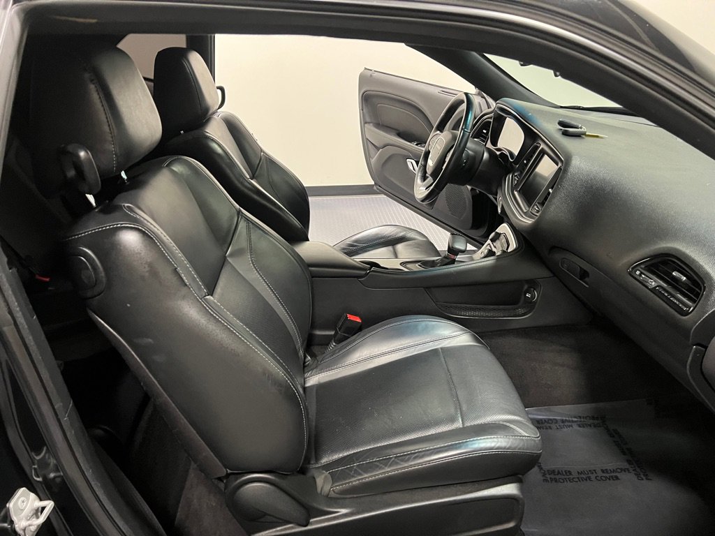 Used 2016 Dodge Challenger SXT Plus image 13