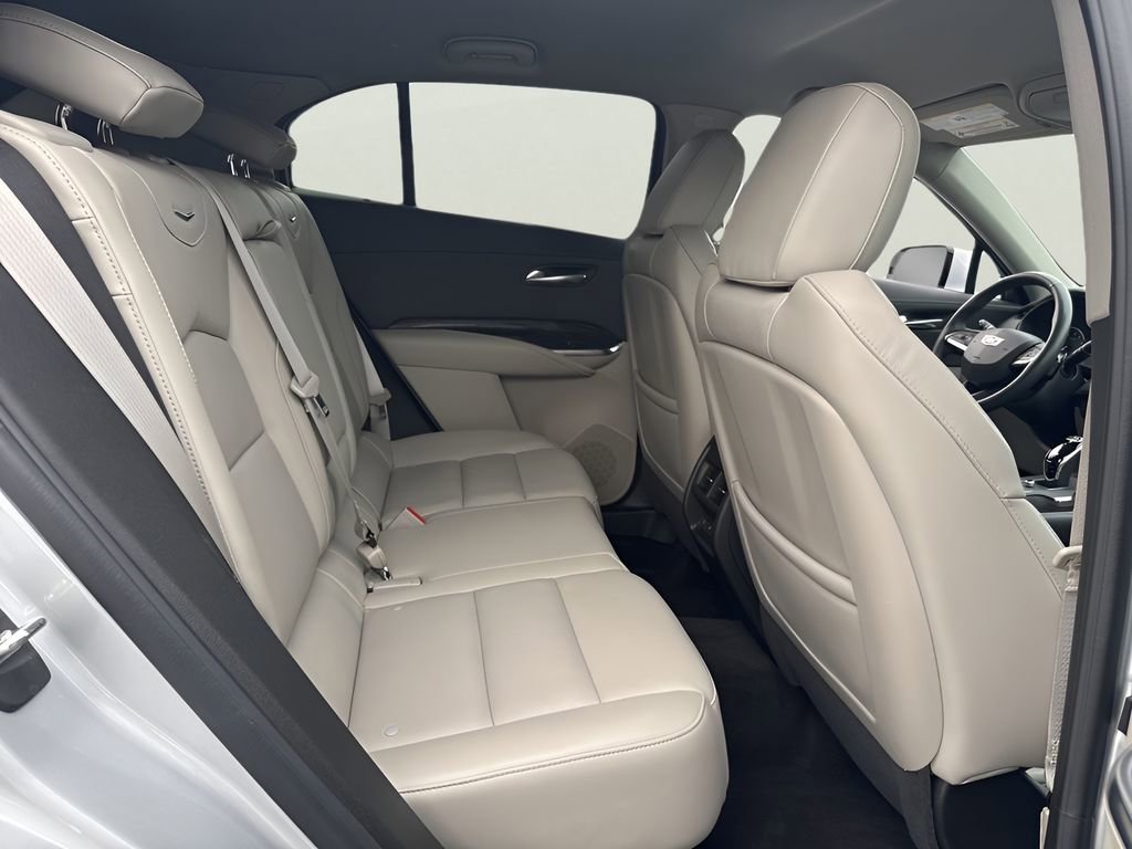 Used 2022 Cadillac XT4 Premium Luxury w/ Enhanced Visibility Package image 16