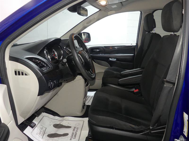Used 2019 Dodge Grand Caravan SE w/ UConnect Hands-Free Group FWD image 19