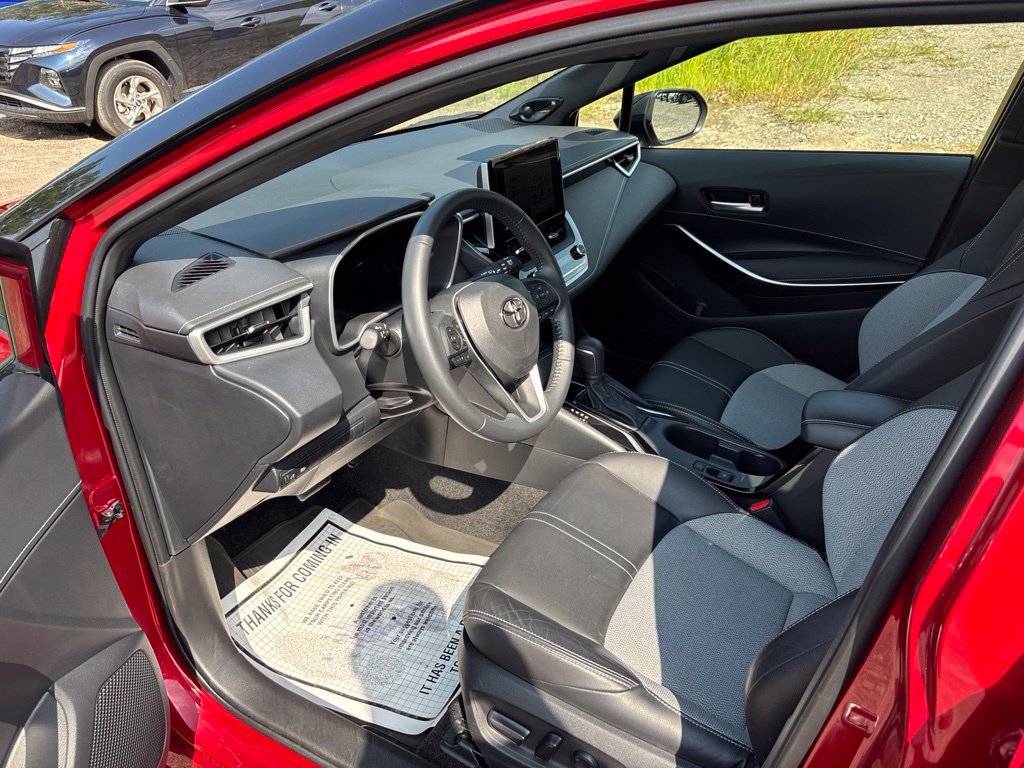 Used 2025 Toyota Corolla XSE FWD image 11