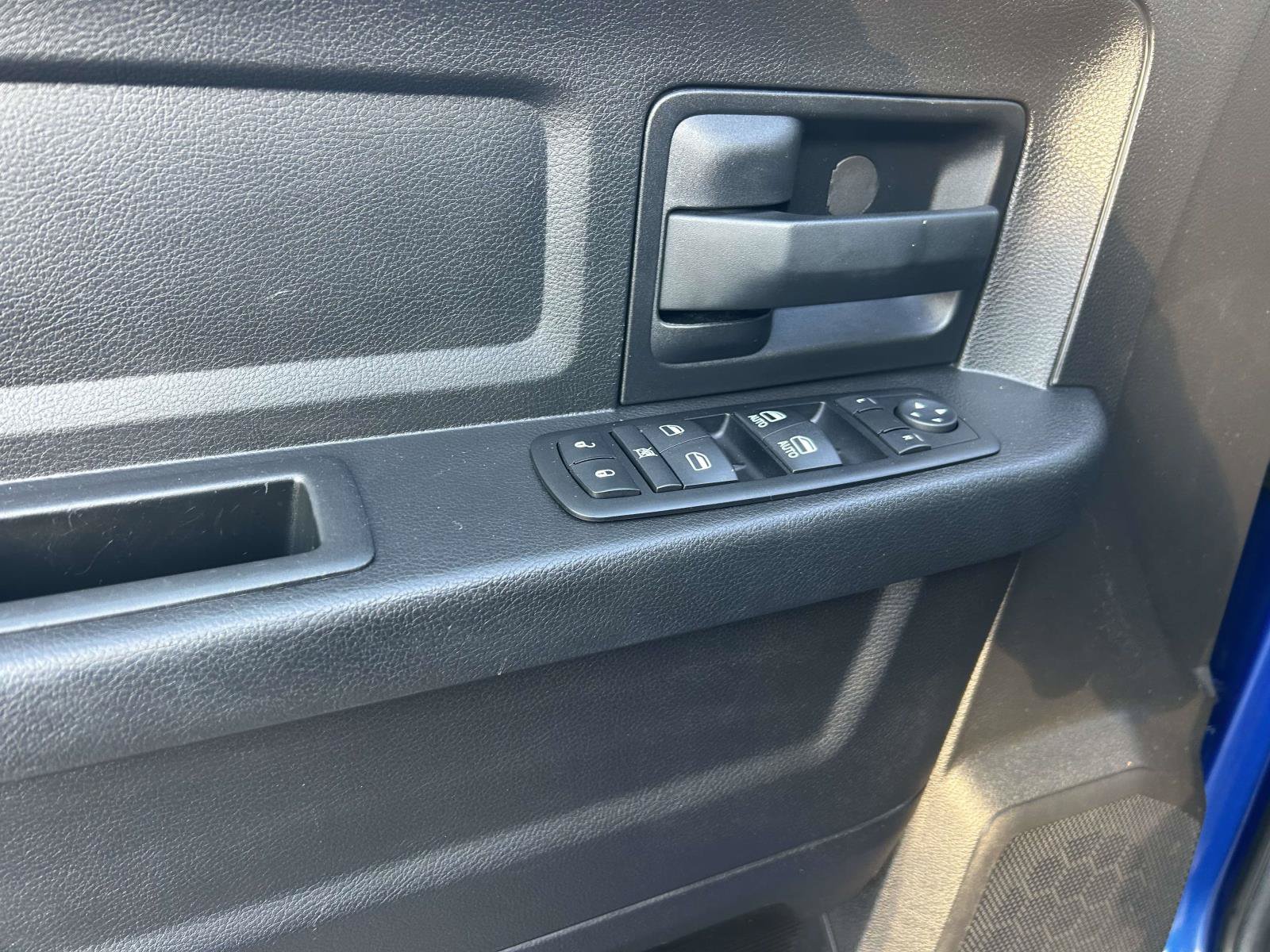 Used 2014 RAM 1500 Express AWD/4WD image 20