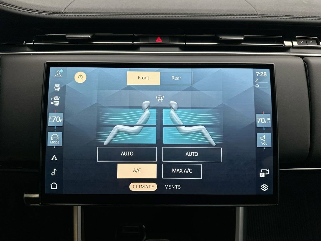 Used 2025 Land Rover Range Rover SE image 25