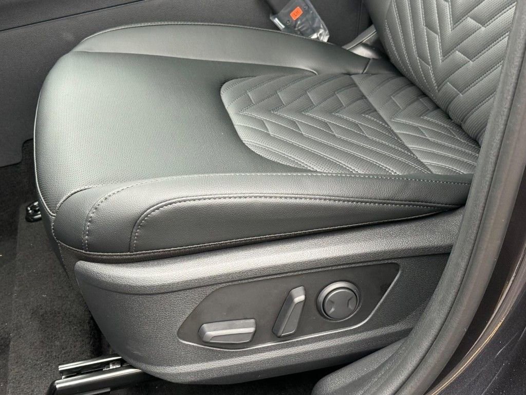 New 2026 Kia Sportage X-Line w/ X-Line Technology Package image 24