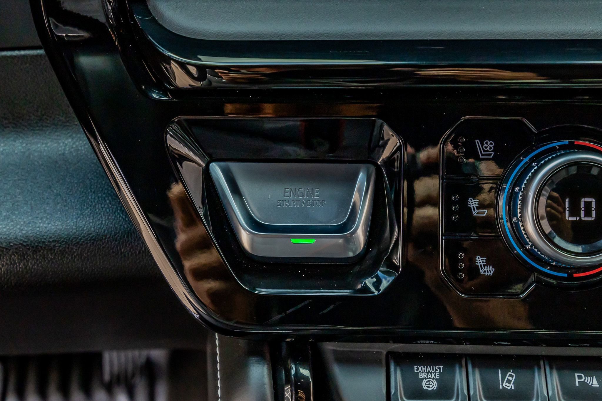 Used 2026 GMC Sierra 2500 AT4X image 23