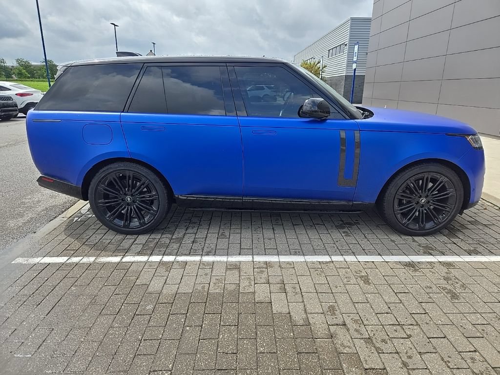 Certified 2025 Land Rover Range Rover SE AWD/4WD image 4