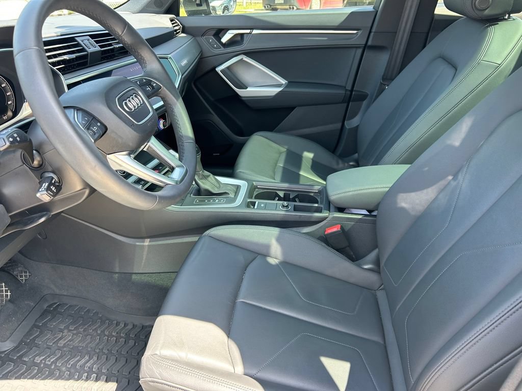 Used 2025 Audi Q3 2.0T Premium Plus w/ Premium Plus Package AWD/4WD image 11