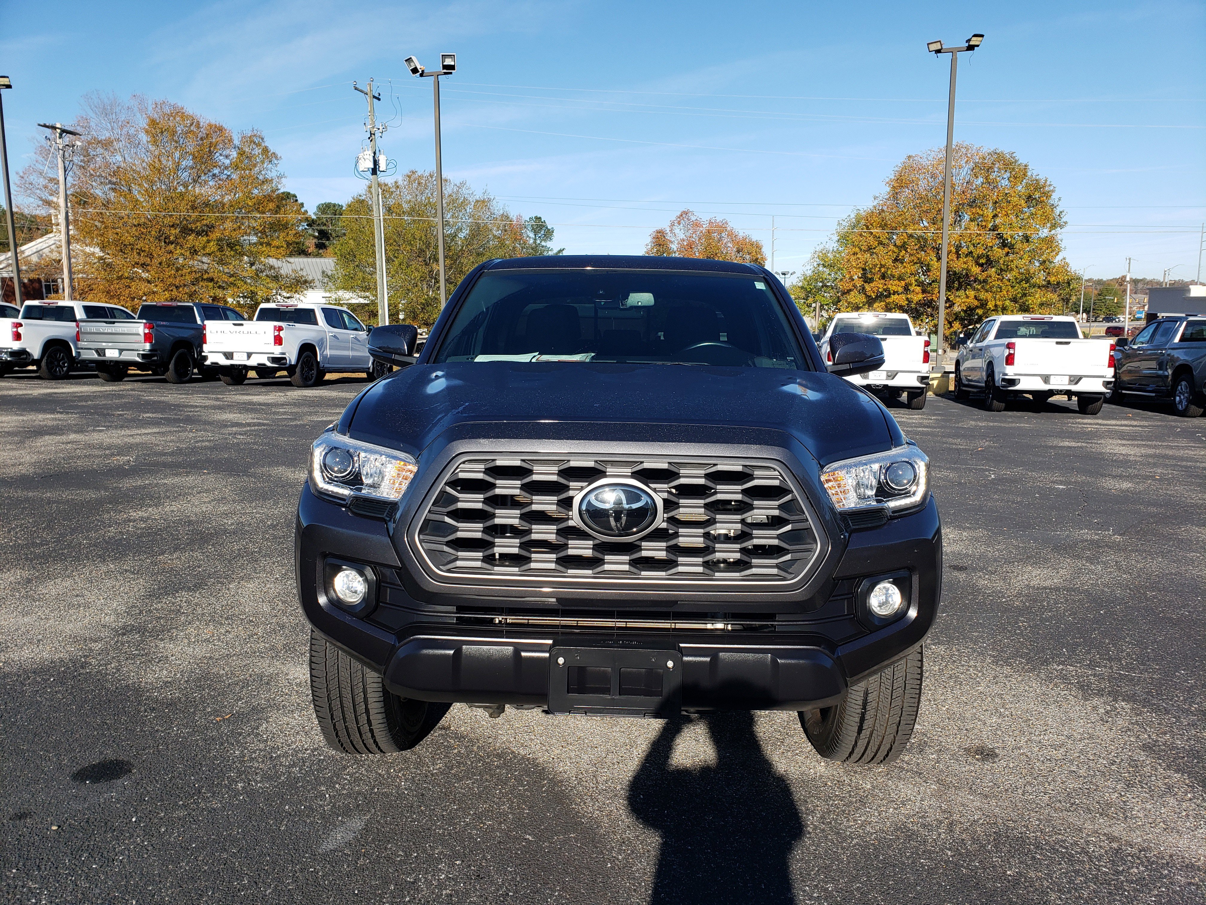 Used 2022 Toyota Tacoma TRD Off-Road w/ Technology Package image 7