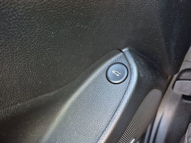 Used 2018 Chevrolet Cruze LT w/ Sun And Sound Package image 25