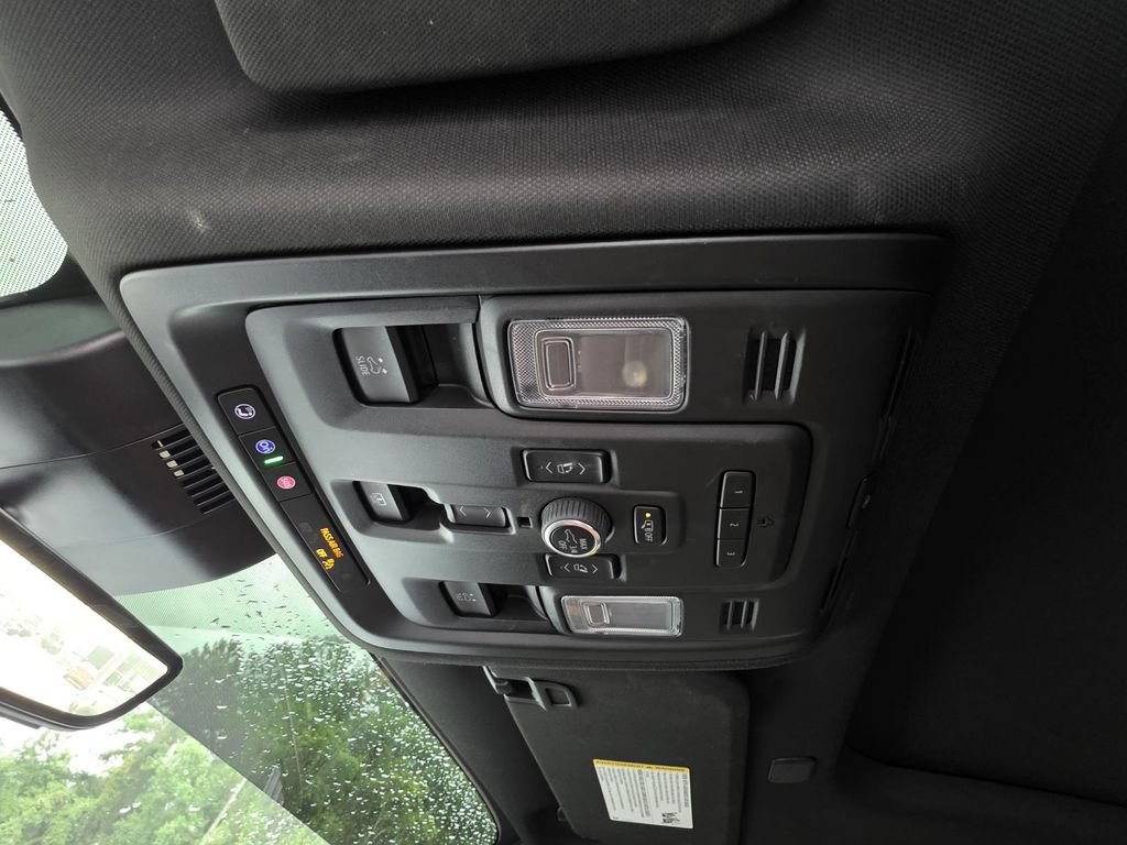 Used 2023 GMC Yukon Denali Ultimate AWD/4WD image 46