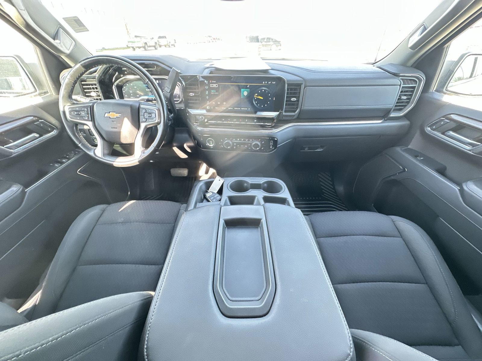 Used 2023 Chevrolet Silverado 1500 LT AWD/4WD image 19