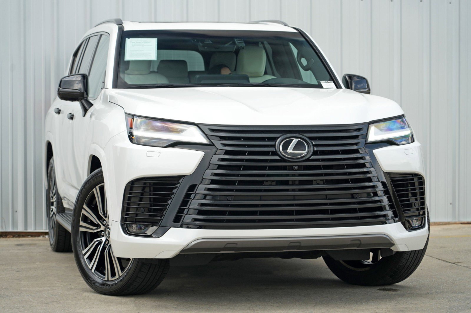 Used 2023 Lexus LX 600 Luxury w/ Appearance Package image 4
