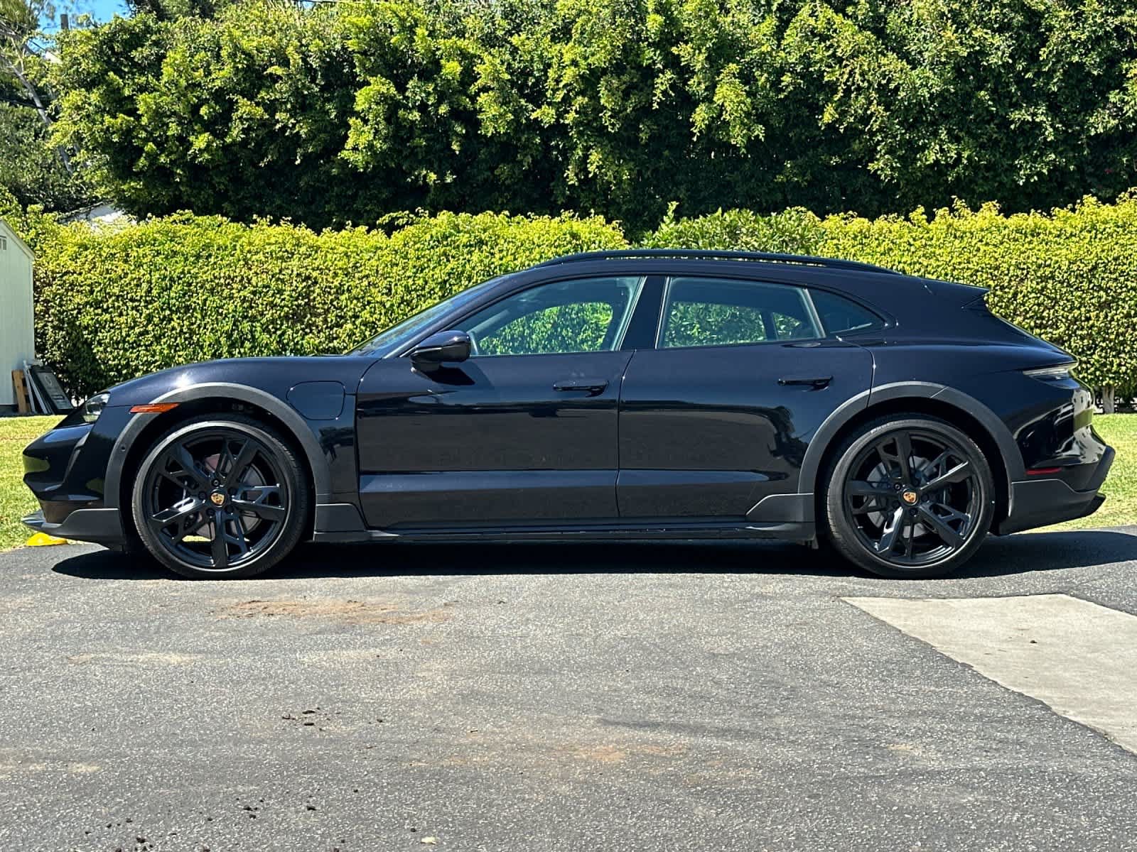 Certified 2023 Porsche Taycan 4S AWD/4WD image 2