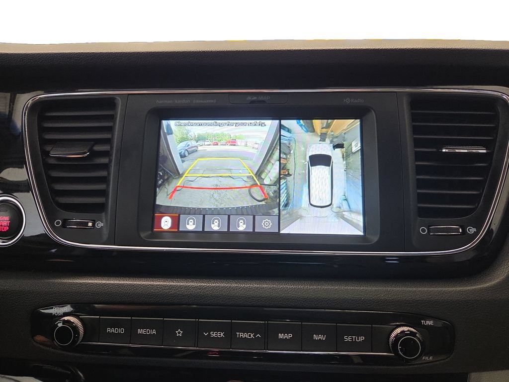 Used 2021 Kia Sedona SX FWD image 17
