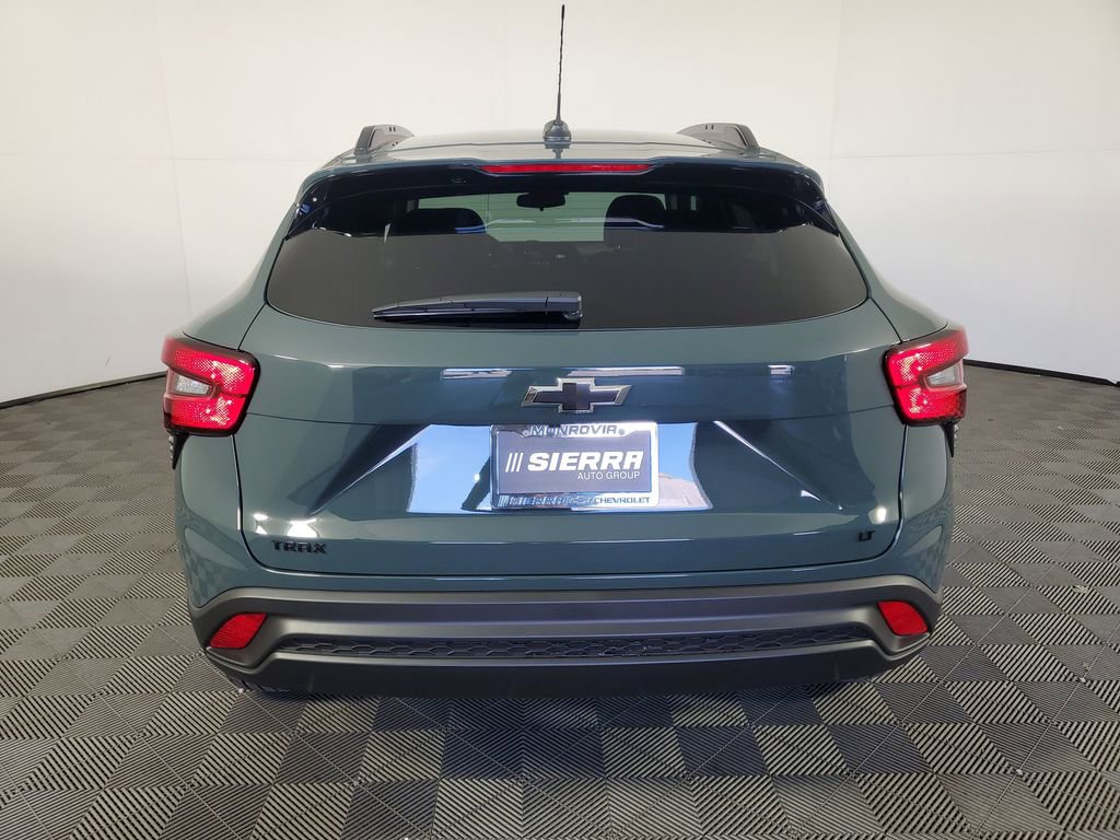 New 2026 Chevrolet Trax LT w/ Midnight Edition image 5