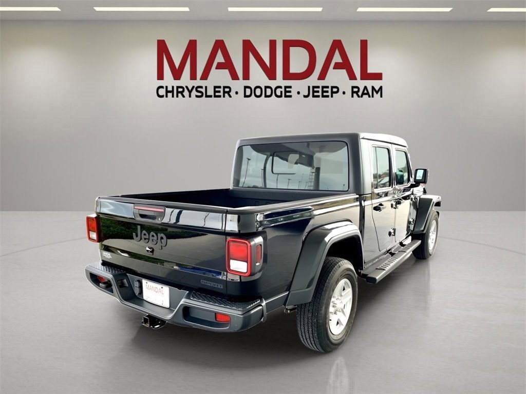 Used 2021 Jeep Gladiator Sport image 6