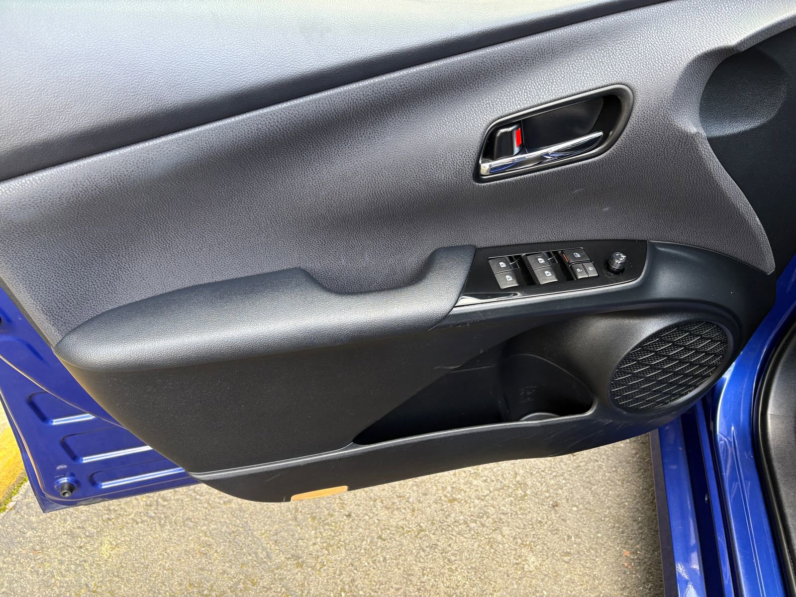 Used 2016 Toyota Prius Four Touring w/ Premium Convenience Package image 14