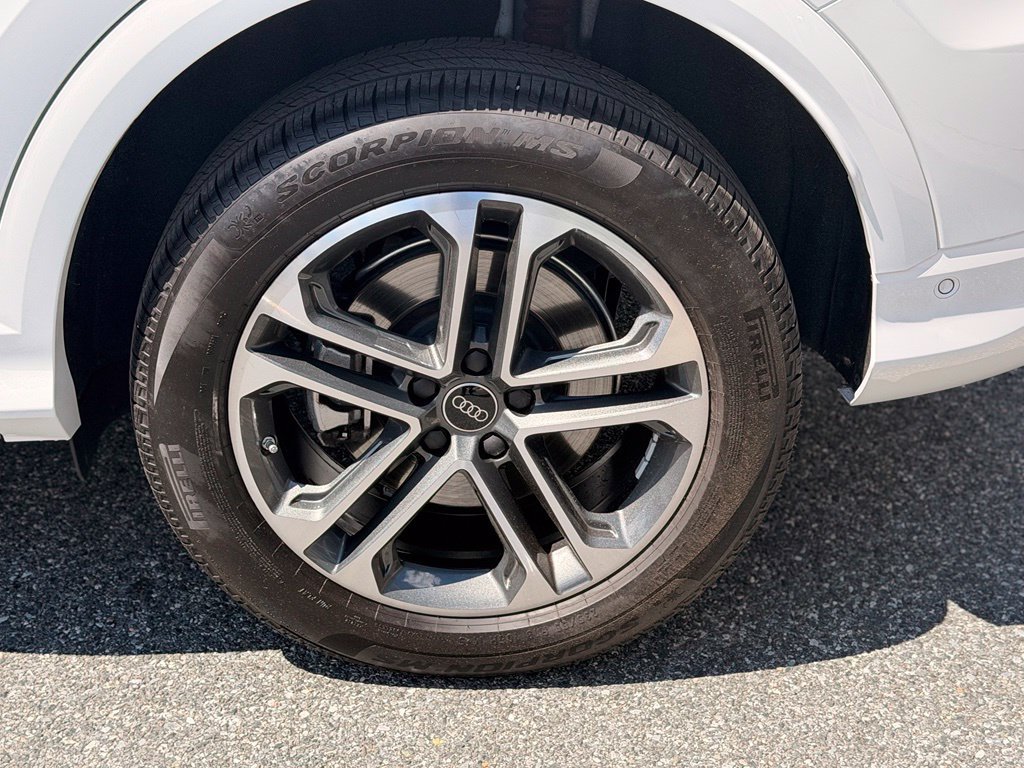 Certified 2025 Audi Q5 Premium w/ Convenience Package AWD/4WD image 23