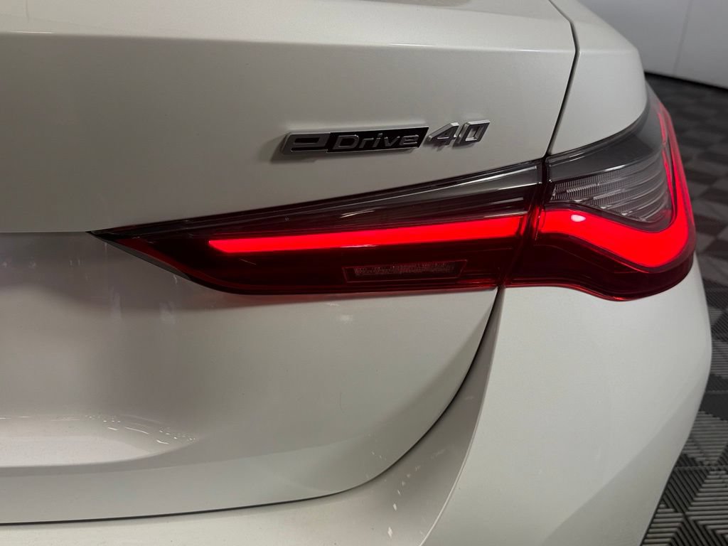 Used 2025 BMW i4 eDrive40 w/ Parking Assistance Package RWD image 11