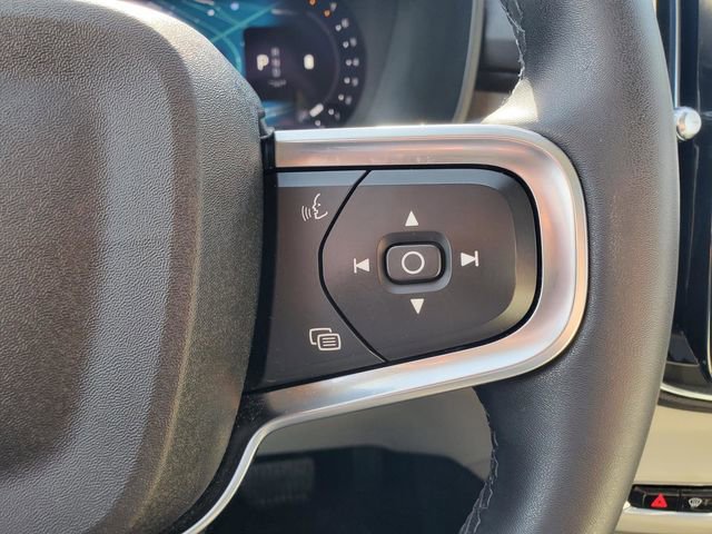 Certified 2023 Volvo XC40 B5 Plus w/ Driver Assist Package image 20