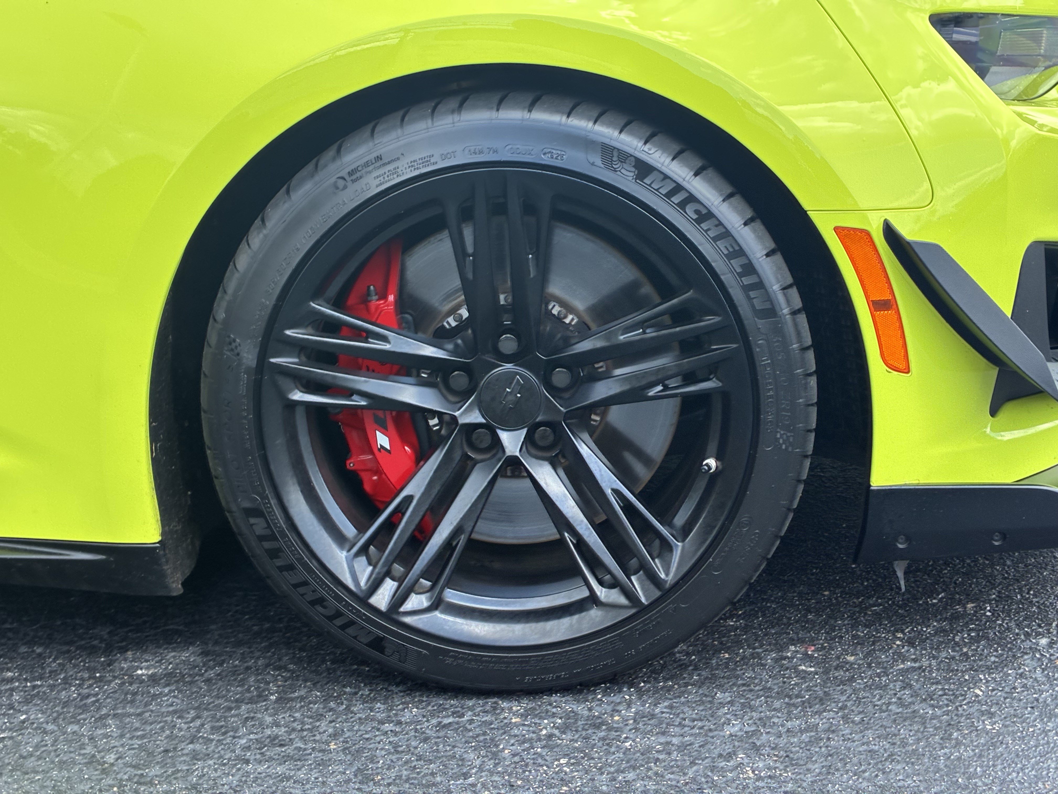 Used 2021 Chevrolet Camaro ZL1 RWD image 7