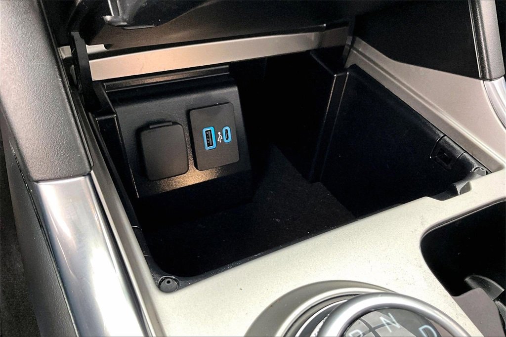 Used 2022 Ford Explorer XLT w/ Equipment Group 202A image 33