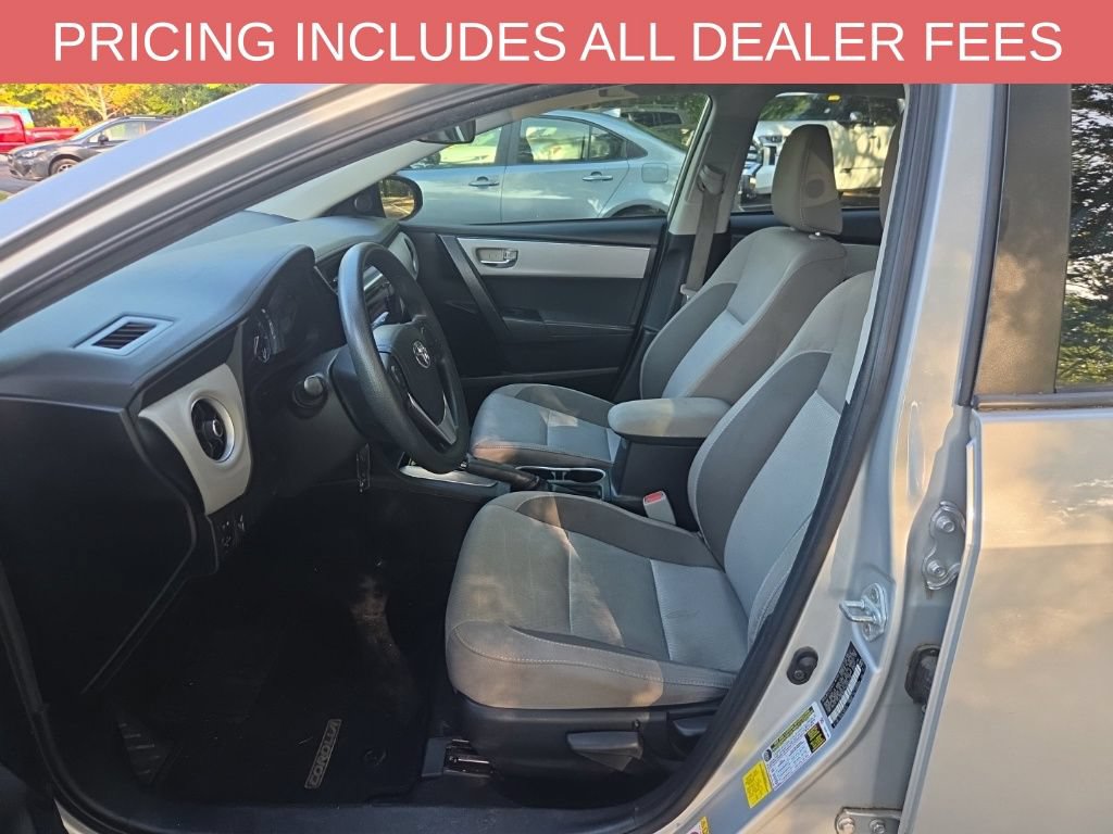 Used 2017 Toyota Corolla LE w/ Carpet Mat Package (TMS) FWD image 5