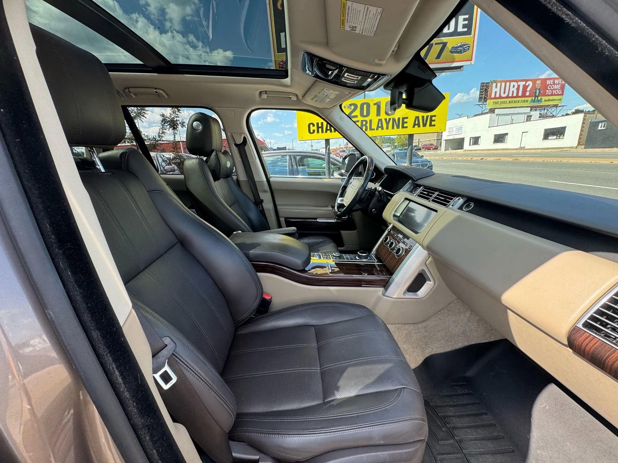 Used 2017 Land Rover Range Rover Supercharged image 24