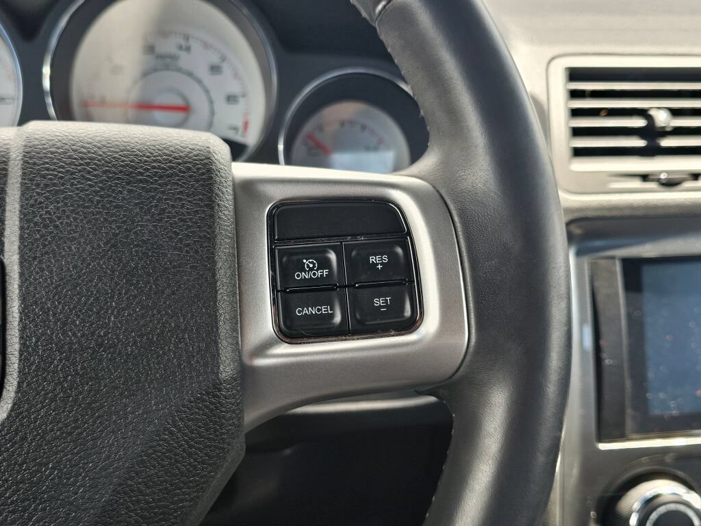 Used 2013 Dodge Challenger SXT RWD image 21