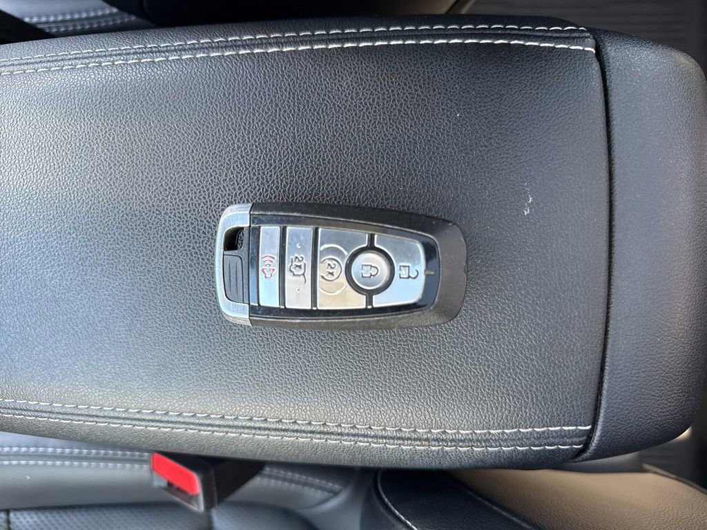 Used 2022 Ford Escape Titanium image 24