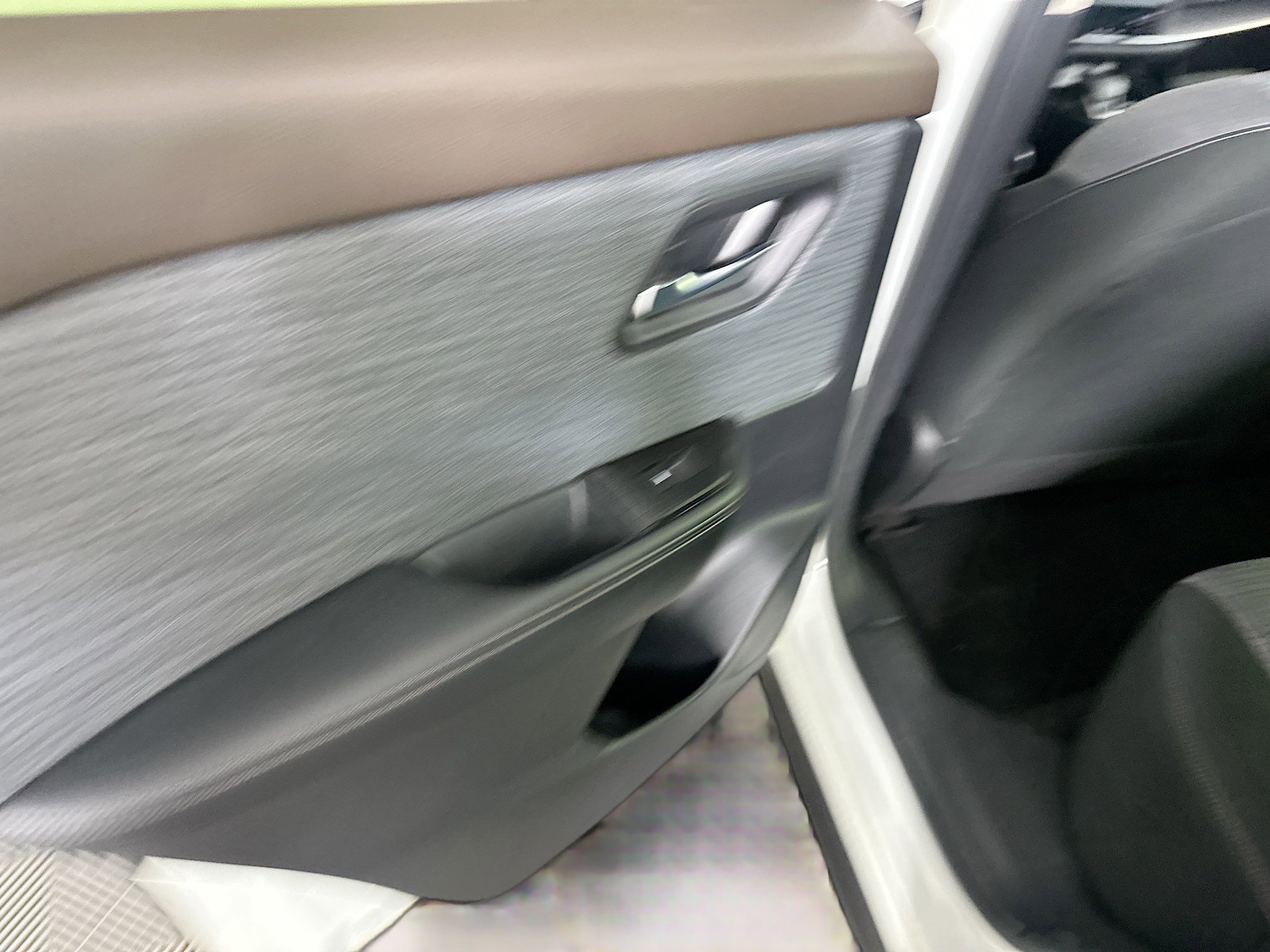 Used 2023 Nissan Rogue SV FWD image 25