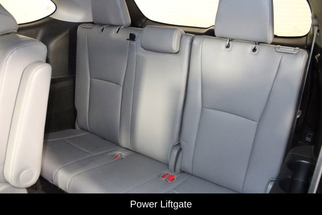 Used 2023 Toyota Highlander XLE image 14