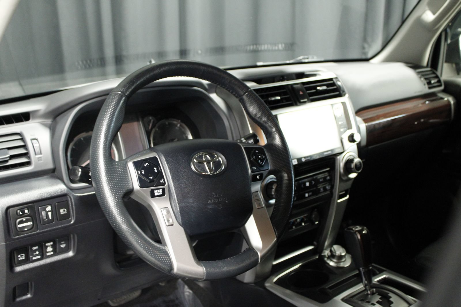 Used 2023 Toyota 4Runner Limited AWD/4WD image 32