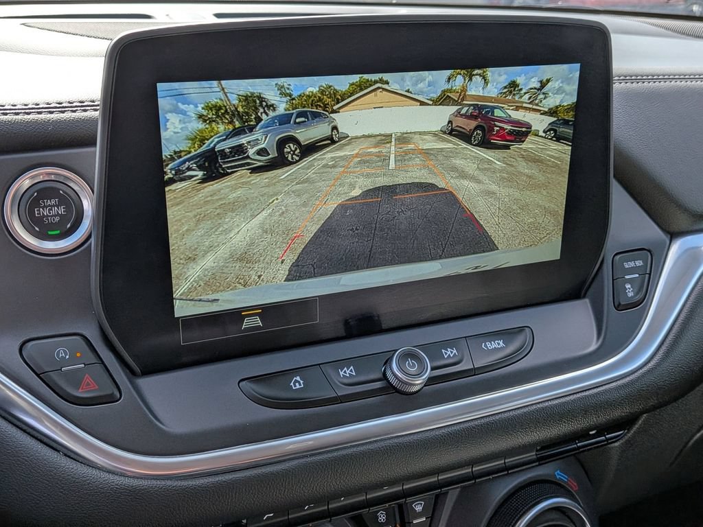 Used 2025 Chevrolet Blazer LT FWD image 17