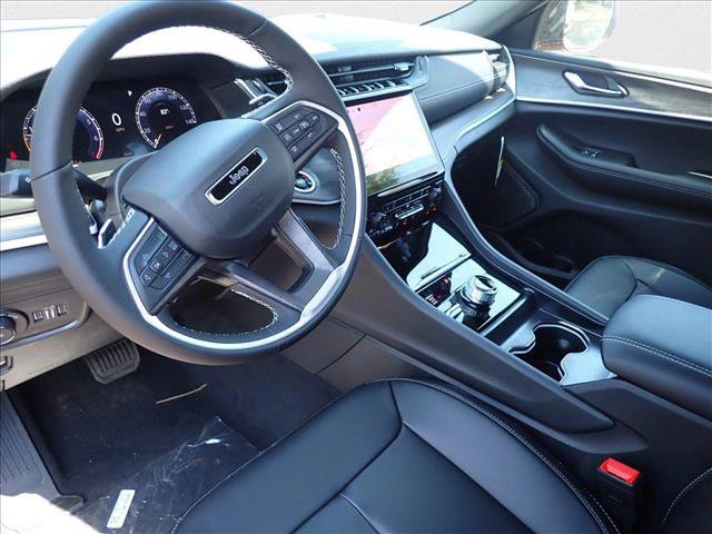 New 2025 Jeep Grand Cherokee L Limited w/ Black Appearance Package image 12