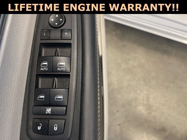 Used 2024 Chrysler Pacifica Touring-L FWD image 14