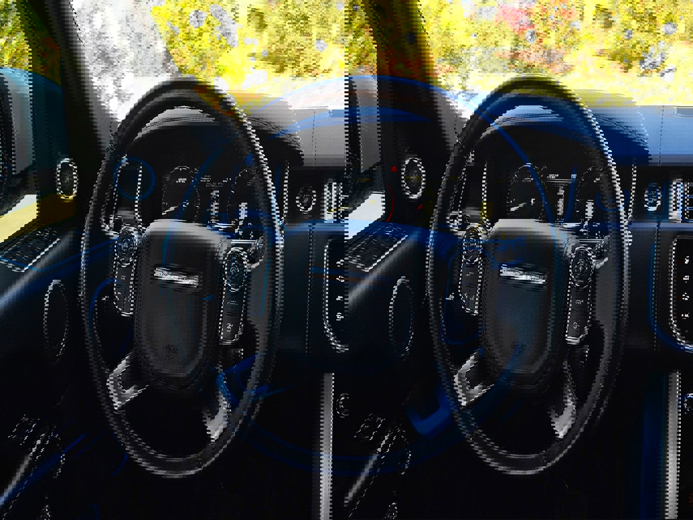 Used 2016 Land Rover Range Rover HSE image 24