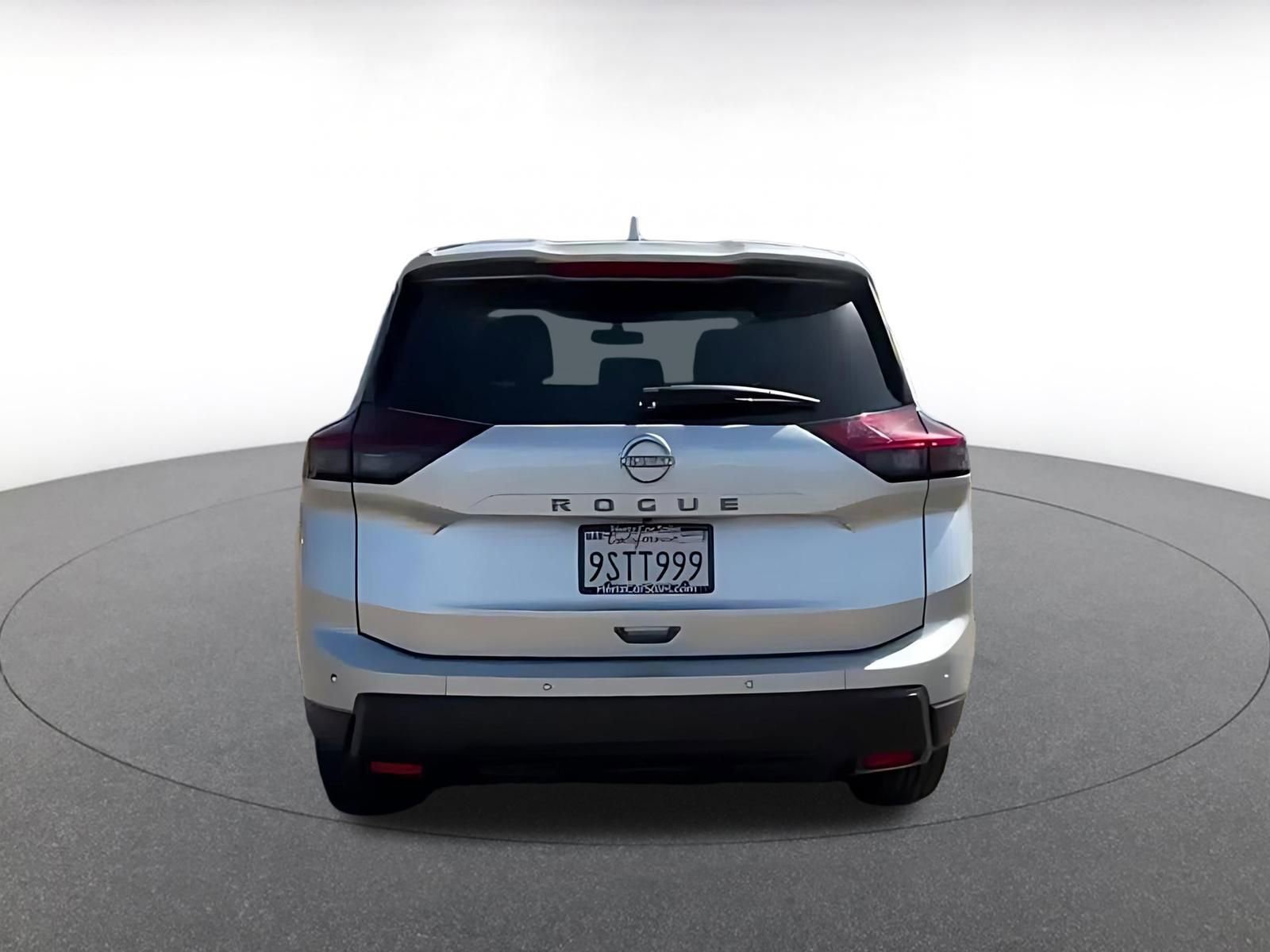 Used 2025 Nissan Rogue SV FWD image 12