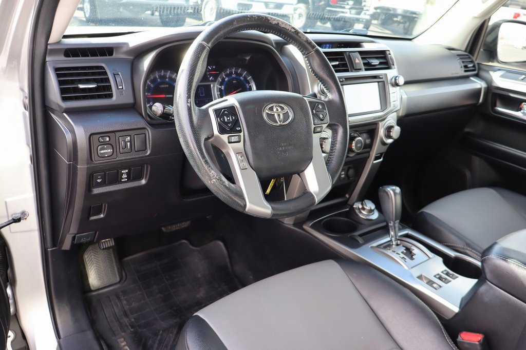 Used 2016 Toyota 4Runner SR5 image 4