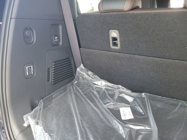 New 2025 Nissan Armada SL w/ Captain's Chari Seat Package image 38