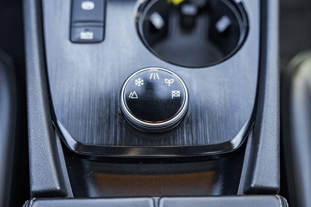 Certified 2022 Nissan Rogue SV w/ SV Premium Package image 24