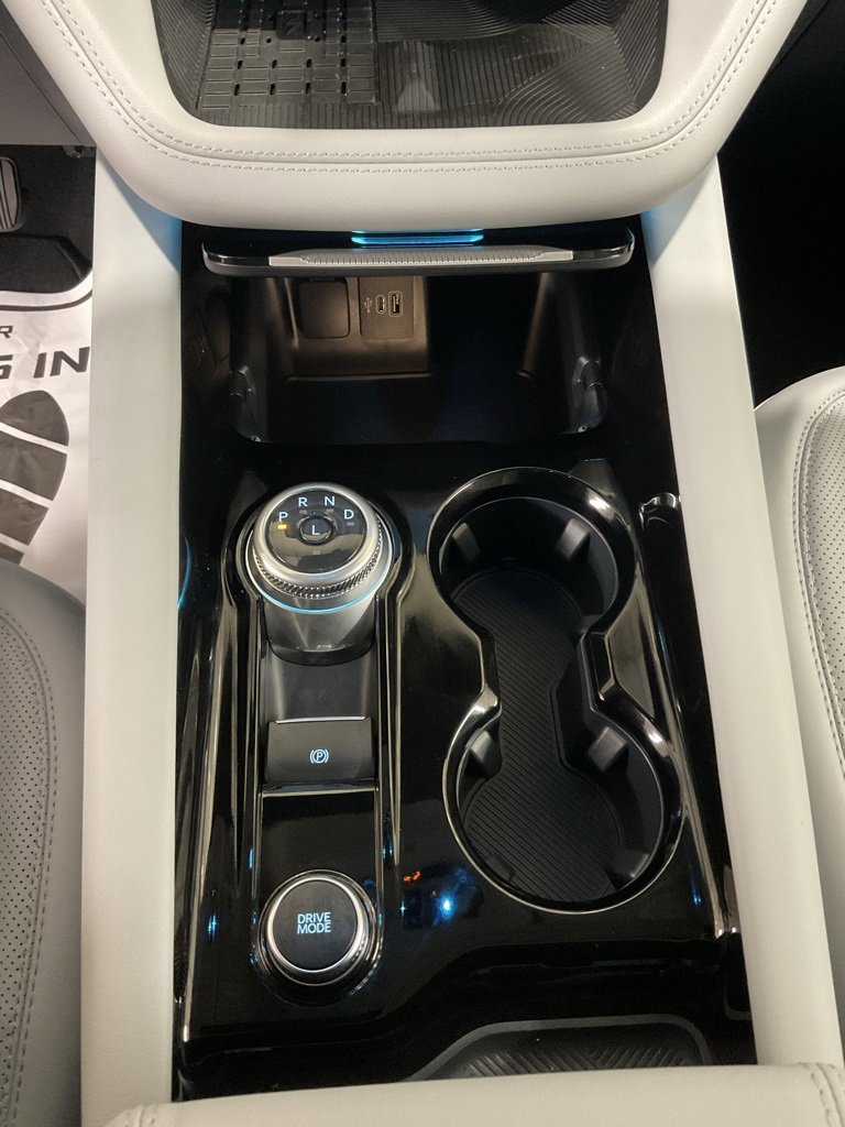 Used 2025 Ford Explorer Platinum w/ Ultimate Package image 21