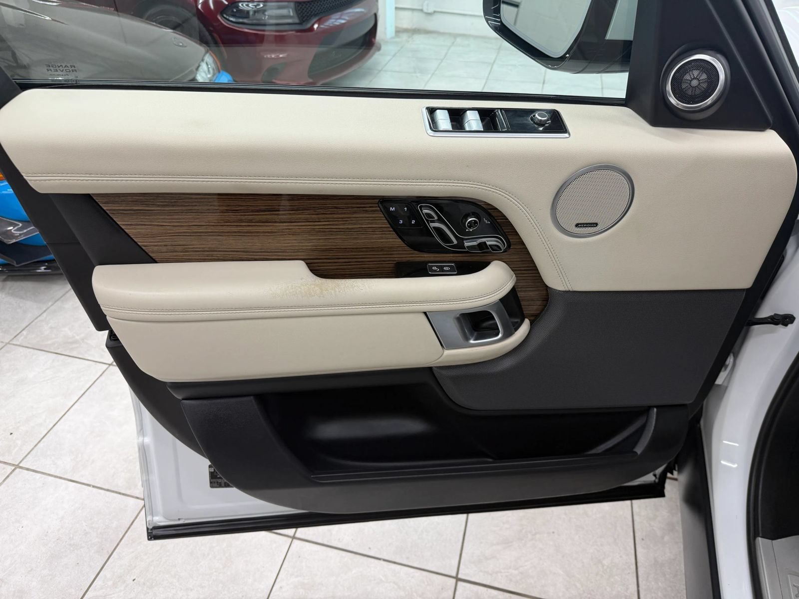 Used 2020 Land Rover Range Rover HSE AWD/4WD image 13