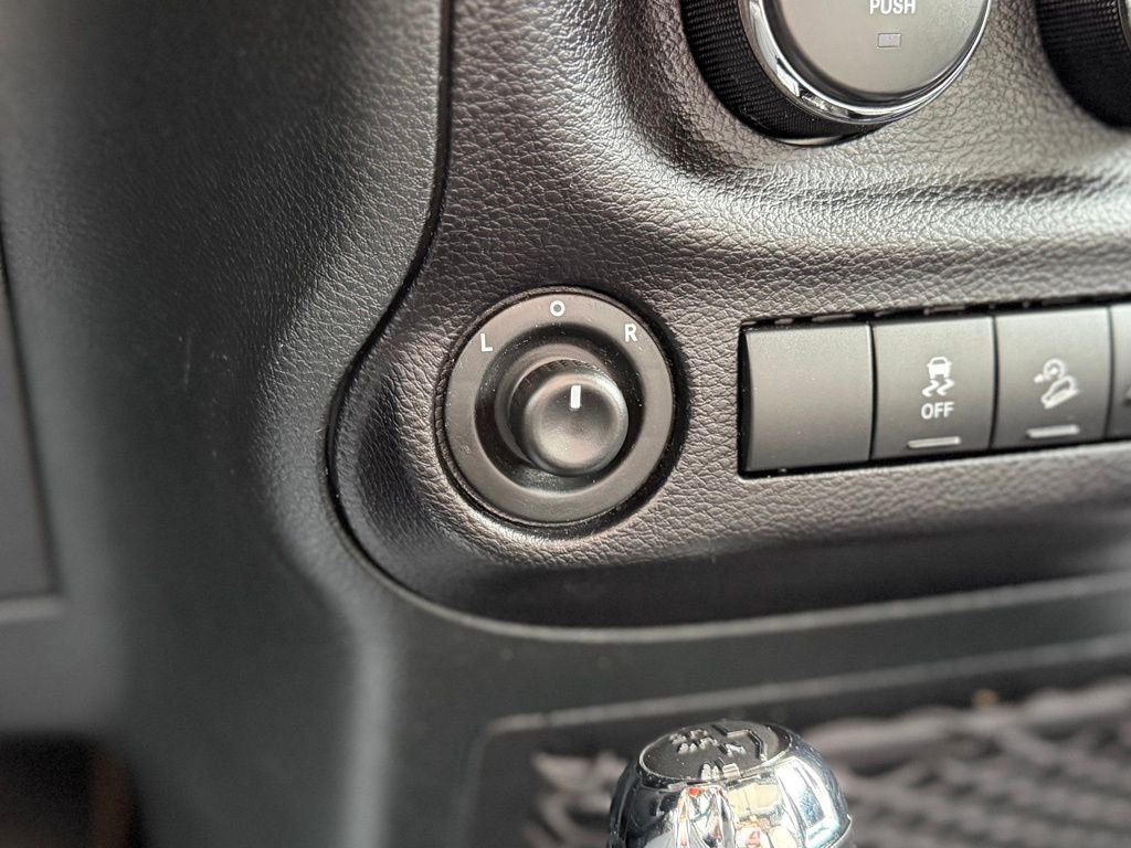 Used 2018 Jeep Wrangler Unlimited Sport w/ Power Convenience Group image 17