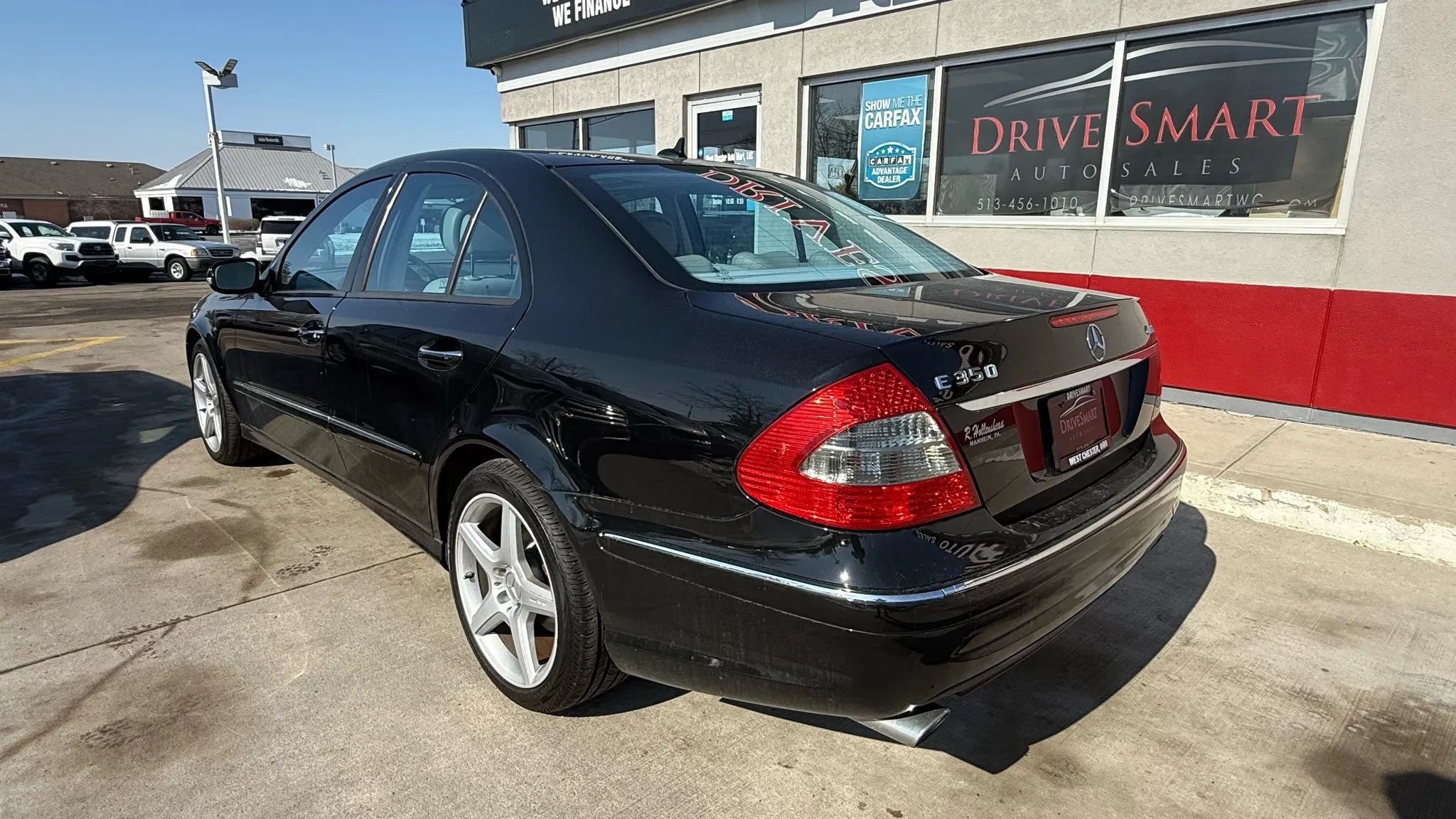 Used 2009 Mercedes-Benz E 350 4MATIC Sedan image 4