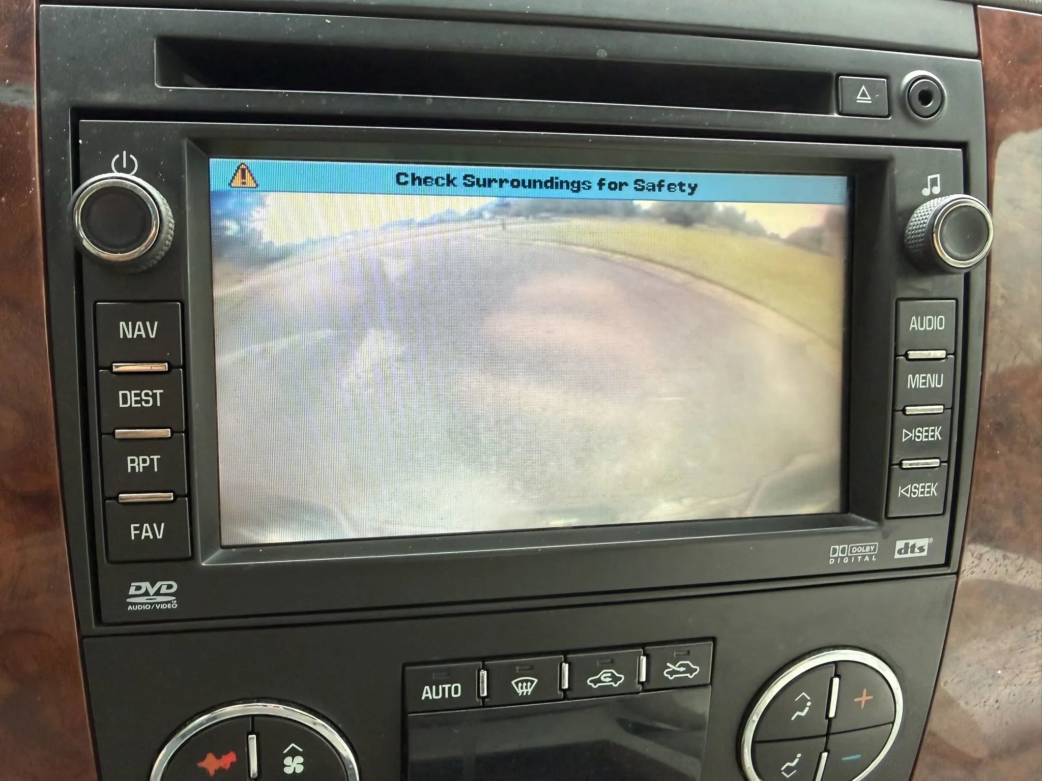 Used 2008 Chevrolet Avalanche LTZ w/ LTZ Preferred Equipment Group AWD/4WD image 13