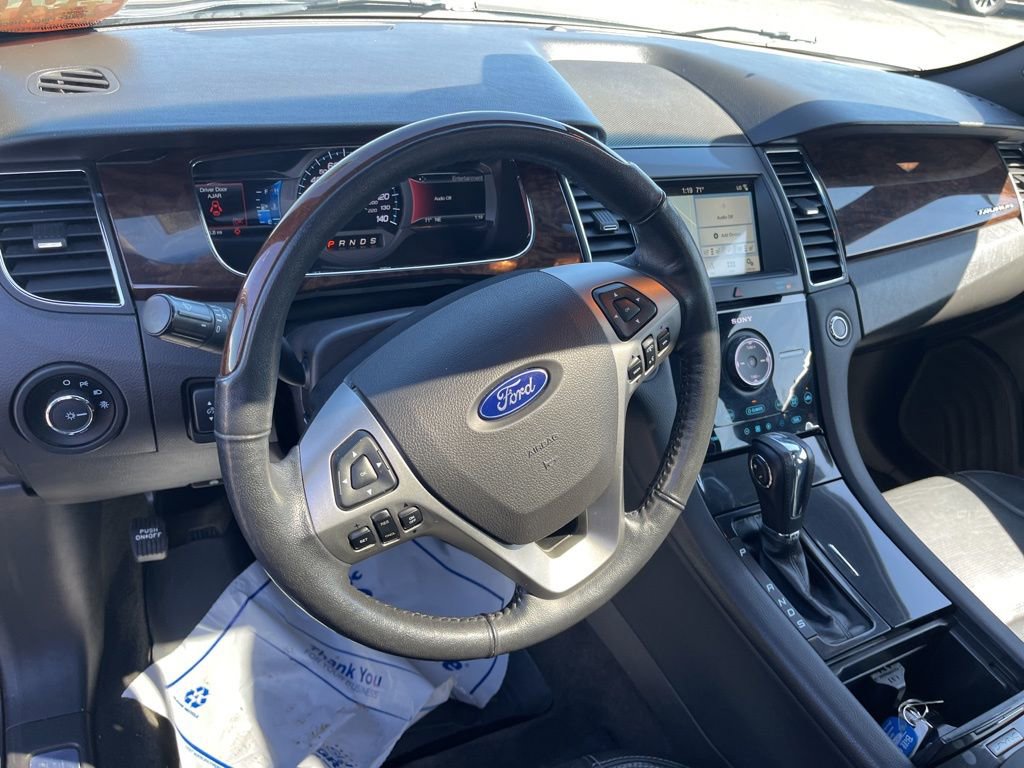 Used 2018 Ford Taurus Limited image 10