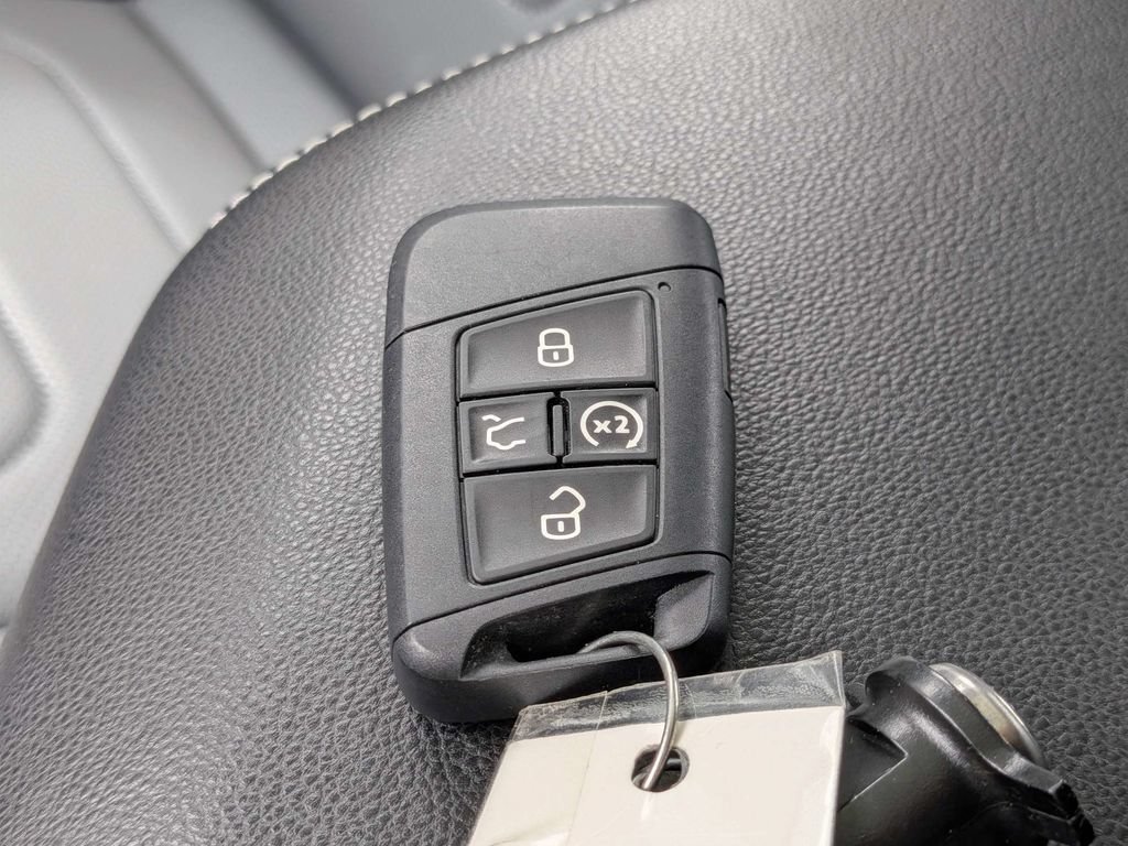 Certified 2026 Volkswagen Jetta SEL FWD image 46