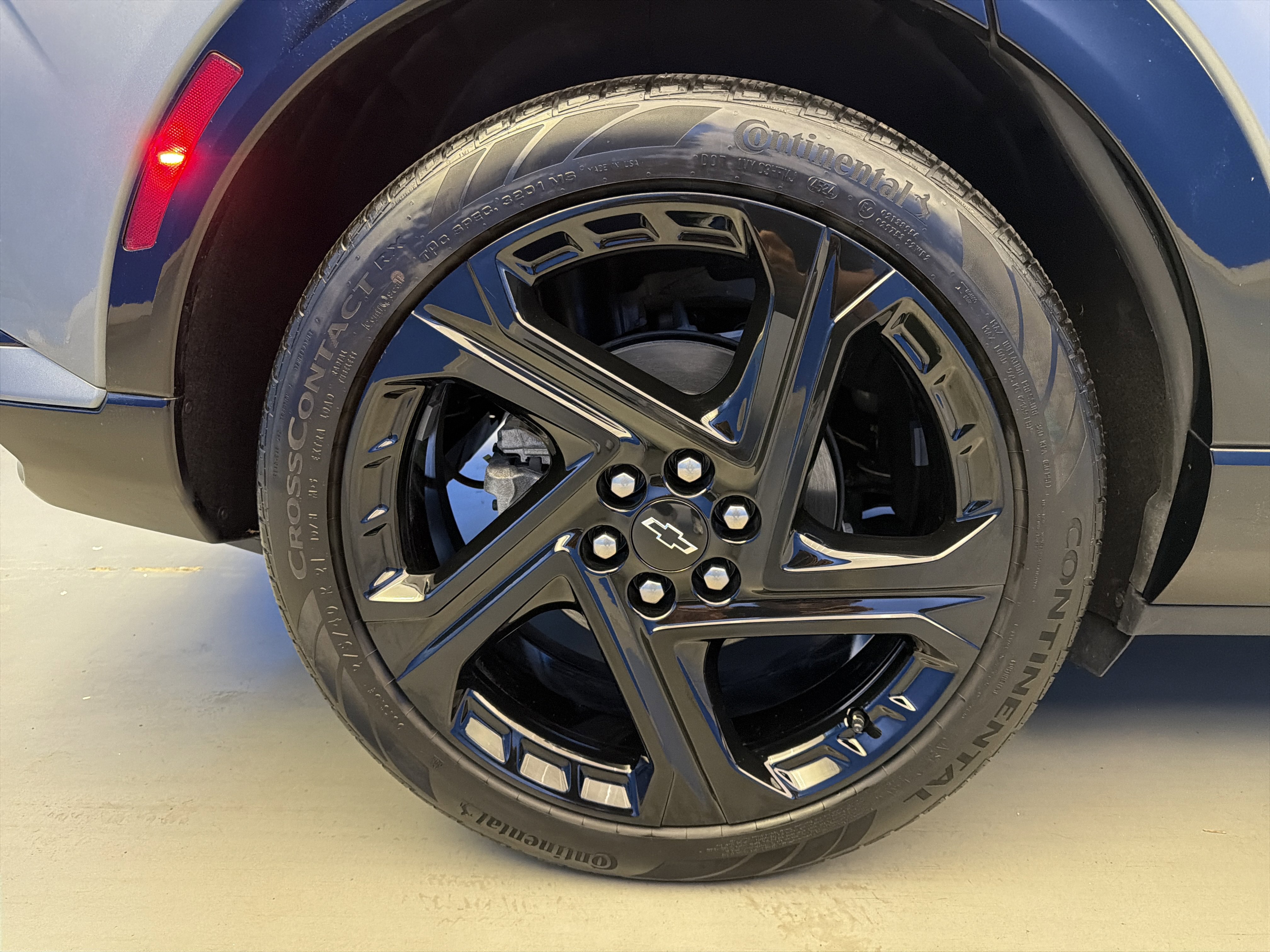 Used 2025 Chevrolet Equinox EV RS w/ Convenience Package II FWD image 9