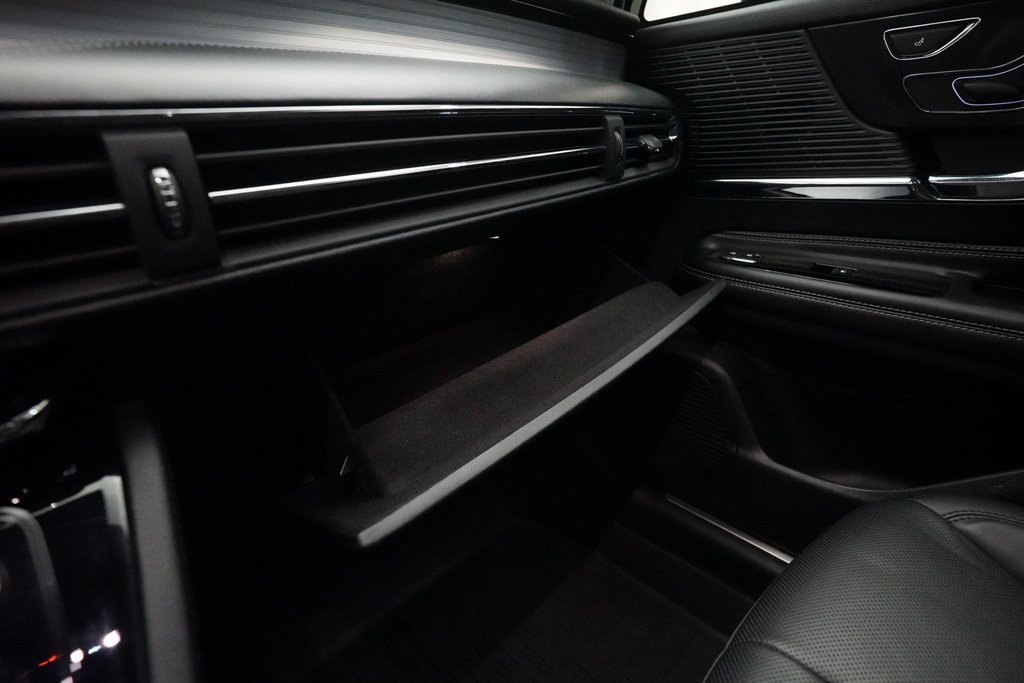 Used 2022 Lincoln Corsair AWD w/ Premium Package image 30